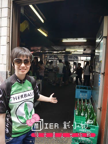 韓國 首爾 麻浦區 必吃韓國烤肉 站著吃韓牛小排서서먹는갈비집 只有鐵桶站著吃的烤肉店 新村站7號出口 - 第9張圖 P1020992