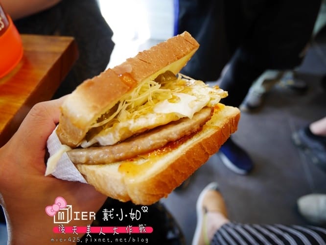 韓國 首爾 麻浦區 必吃韓國烤肉 站著吃韓牛小排서서먹는갈비집 只有鐵桶站著吃的烤肉店 新村站7號出口 - 第40張圖 P1020826.JPG