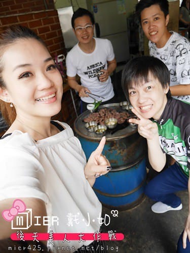 韓國 首爾 麻浦區 必吃韓國烤肉 站著吃韓牛小排서서먹는갈비집 只有鐵桶站著吃的烤肉店 新村站7號出口 - 第22張圖 P1030020