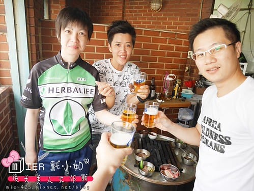 韓國 首爾 麻浦區 必吃韓國烤肉 站著吃韓牛小排서서먹는갈비집 只有鐵桶站著吃的烤肉店 新村站7號出口 - 第26張圖 P1030025