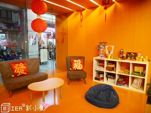 台中|| 一中住宿 博客創意旅店 Box Design Hotel 主題房 背包床位 台中設計旅館推薦 近台中火車站 - 第7張圖 P1190752