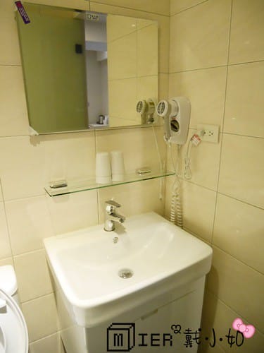 台中|| 一中住宿 博客創意旅店 Box Design Hotel 主題房 背包床位 台中設計旅館推薦 近台中火車站 - 第28張圖 P1190774