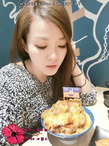 彩妝 打造無害聖誕節妝容 FreshO2 零毛孔底妝就靠校色飾底乳 微醺Bar12色礦物眼影盤 多種妝容就靠它 - 第34張圖 CIMG0702