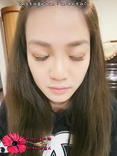 彩妝 打造無害聖誕節妝容 FreshO2 零毛孔底妝就靠校色飾底乳 微醺Bar12色礦物眼影盤 多種妝容就靠它 - 第30張圖 CIMG0515