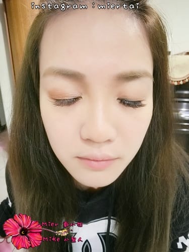 彩妝 打造無害聖誕節妝容 FreshO2 零毛孔底妝就靠校色飾底乳 微醺Bar12色礦物眼影盤 多種妝容就靠它 - 第28張圖 CIMG0511