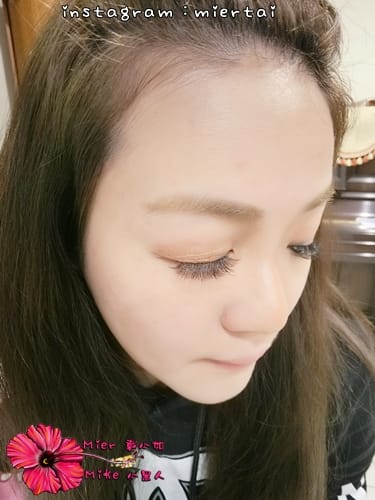 彩妝 打造無害聖誕節妝容 FreshO2 零毛孔底妝就靠校色飾底乳 微醺Bar12色礦物眼影盤 多種妝容就靠它 - 第26張圖 CIMG0505