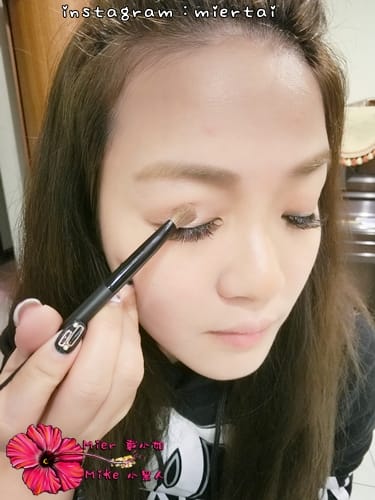 彩妝 打造無害聖誕節妝容 FreshO2 零毛孔底妝就靠校色飾底乳 微醺Bar12色礦物眼影盤 多種妝容就靠它 - 第22張圖 CIMG0502