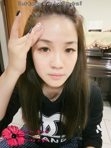 彩妝 打造無害聖誕節妝容 FreshO2 零毛孔底妝就靠校色飾底乳 微醺Bar12色礦物眼影盤 多種妝容就靠它 - 第12張圖 CIMG0489