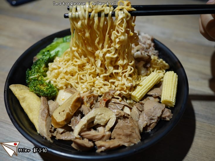 31694606268_52996a6239_o-9q9f6_