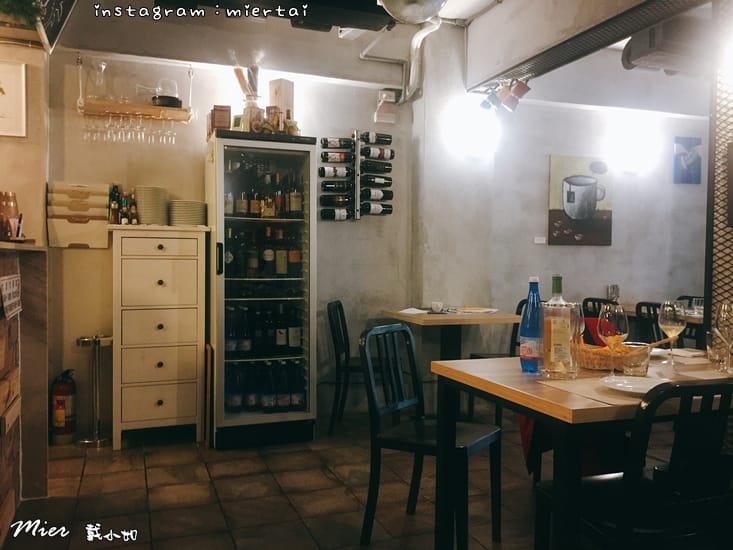 46353932975_b57fbc3eb0_o-3uplr_