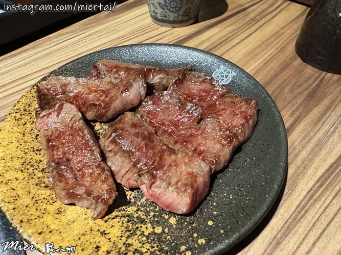 台北||日式燒肉 第一間結合日本和牛和日式清酒自動販賣機主題