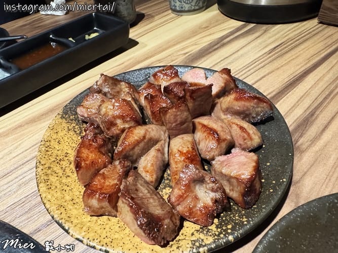 台北||日式燒肉 第一間結合日本和牛和日式清酒自動販賣機主題