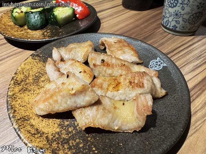 台北||日式燒肉 第一間結合日本和牛和日式清酒自動販賣機主題