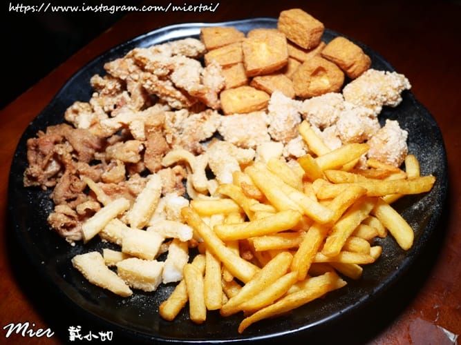 台北|| 中山區 今晚吃雞 吮指回味 皮脆肉嫩多汁桶仔雞 一