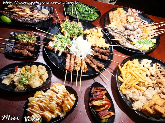 台北|| 中山區 今晚吃雞 吮指回味 皮脆肉嫩多汁桶仔雞 一