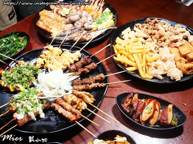 台北|| 中山區 今晚吃雞 吮指回味 皮脆肉嫩多汁桶仔雞 一