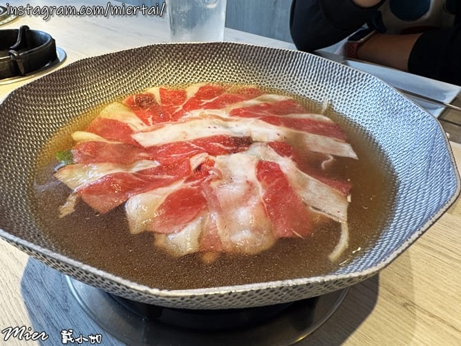 台中||南屯區 白色文青網美風燒肉店 輕井澤集團燒肉新品牌超