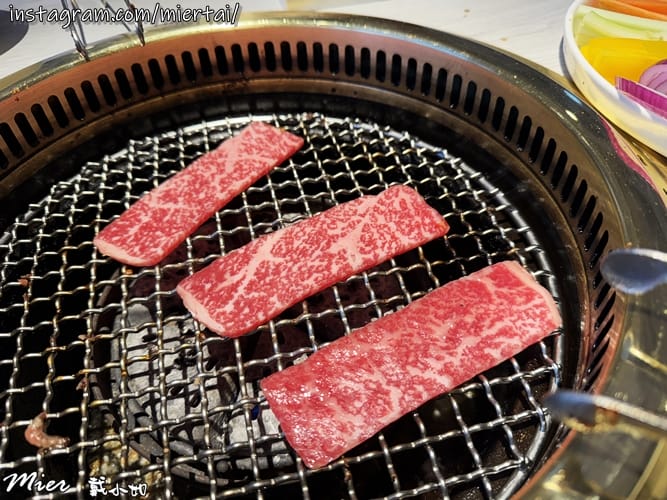 台中||南屯區 白色文青網美風燒肉店 輕井澤集團燒肉新品牌超