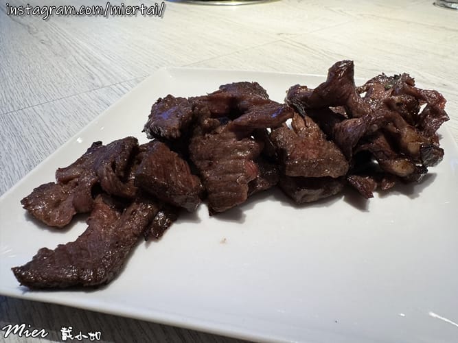 台中||南屯區 白色文青網美風燒肉店 輕井澤集團燒肉新品牌超