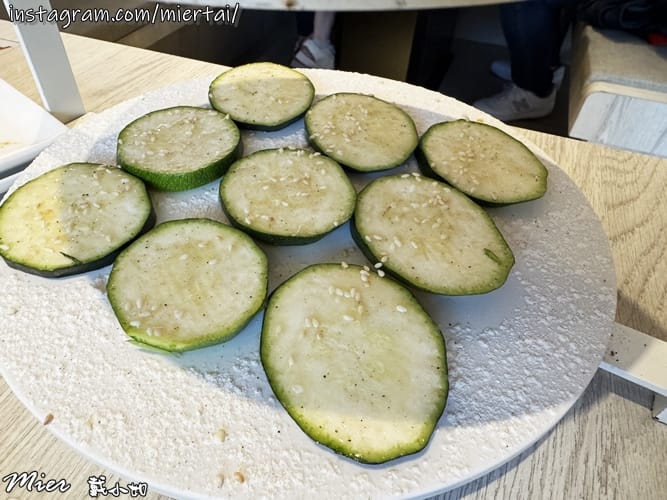 台中||南屯區 白色文青網美風燒肉店 輕井澤集團燒肉新品牌超