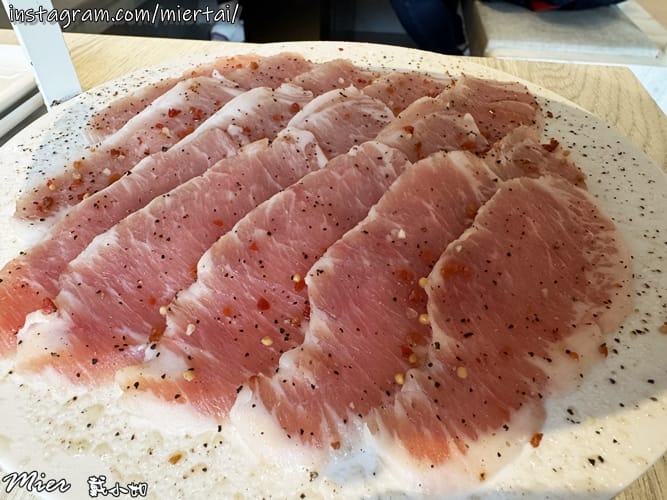 台中||南屯區 白色文青網美風燒肉店 輕井澤集團燒肉新品牌超