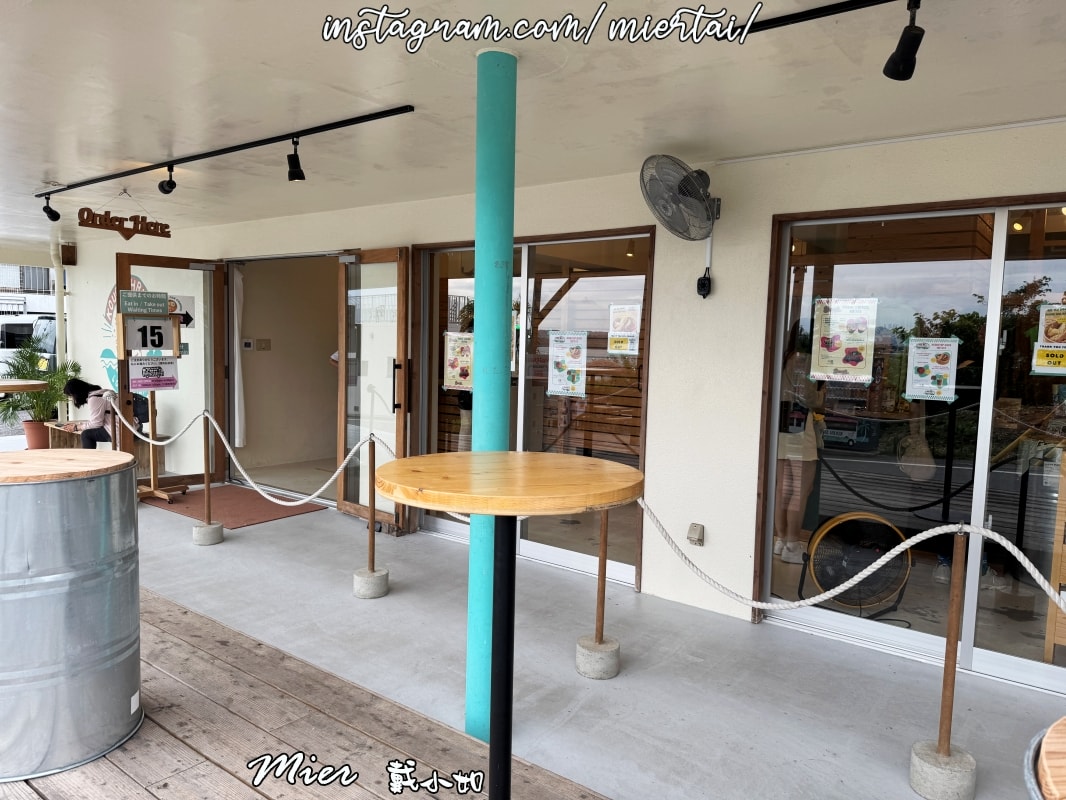 日本||沖繩OKINAWA 傳奇餐車 人氣餐車變店面 古宇利蝦蝦飯 蒜香奶油蝦蝦飯 排隊美食