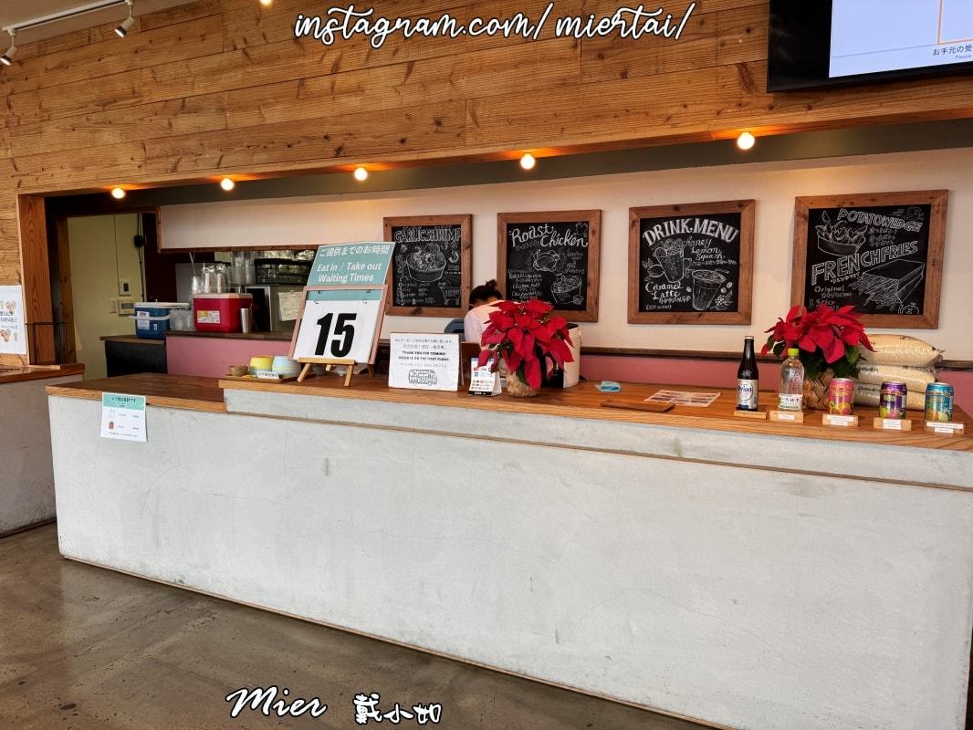 日本||沖繩OKINAWA 傳奇餐車 人氣餐車變店面 古宇利蝦蝦飯 蒜香奶油蝦蝦飯 排隊美食