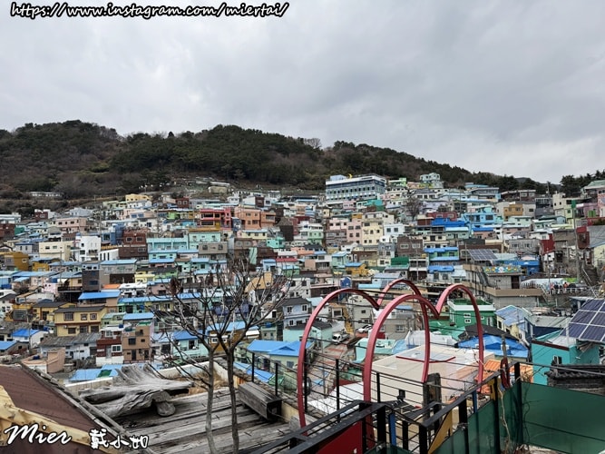 韓國|| 釜山Busan 打卡必去 甘川洞文化村 감천문화마을 小王子 彩繪壁畫村 色彩繽紛房子 怎麼拍都好看
